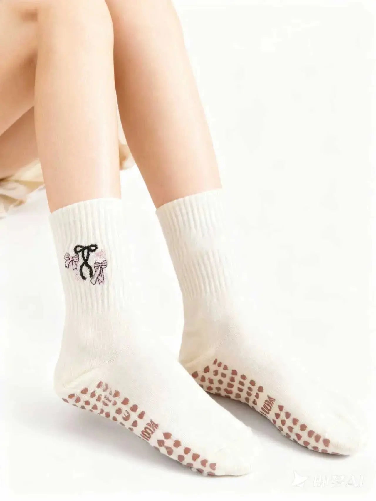 Chaussettes de yoga brodées avec semelles antidérapantes Belle Amplitude